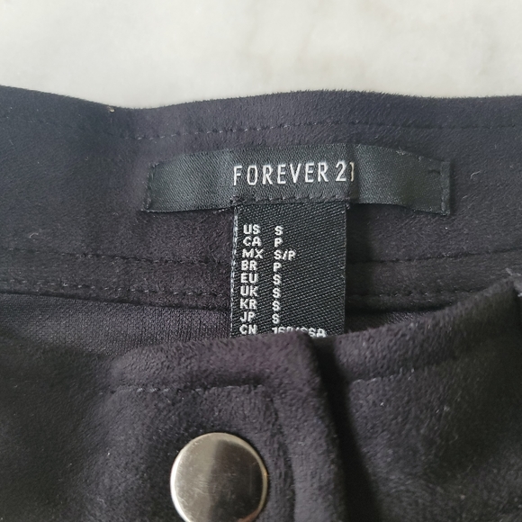 Black suede Skirt - Picture 2 of 4